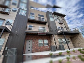 16 E St Elmo Ave in Colorado Springs, CO - Building Photo