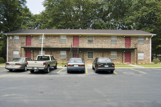 Lakeview Apartments in Forest Park, GA - Building Photo - Building Photo