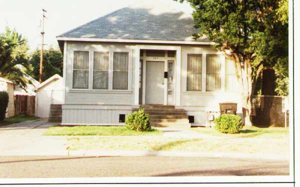 1205 E St in Modesto, CA - Foto de edificio - Building Photo