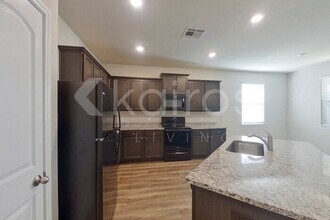 900 NW 6th St in Newcastle, OK - Building Photo - Building Photo