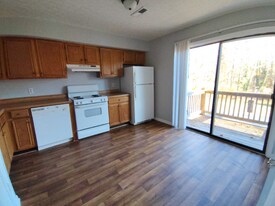 15 Ferguson Dr in Lynchburg, VA - Building Photo