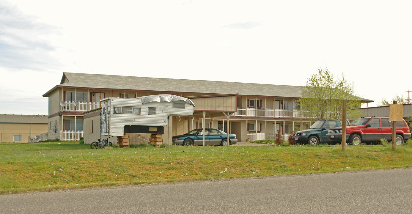 91 W Wyoming Ave in Hayden, ID - Building Photo