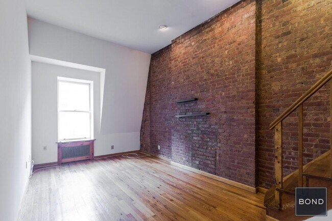 59 W 73rd St in New York, NY - Building Photo - Building Photo