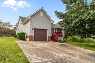39 Orrin Ct in Spring Lake, NC - Building Photo