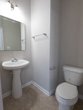 14136 Winford Ln in Charlotte, NC - Foto de edificio - Building Photo