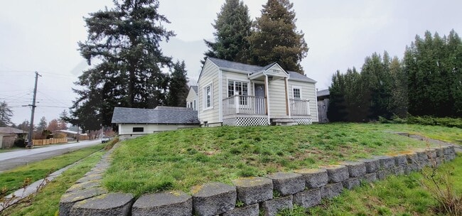 5323 N 39th St in Tacoma, WA - Building Photo - Building Photo