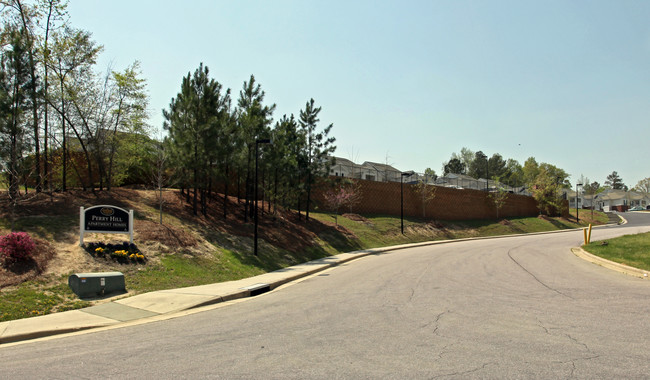 Perry Hill Apartments in Raleigh, NC - Building Photo - Building Photo