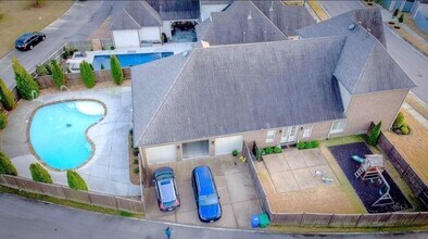 1820 Enclave Hollow Ln E in Germantown, TN - Foto de edificio - Building Photo