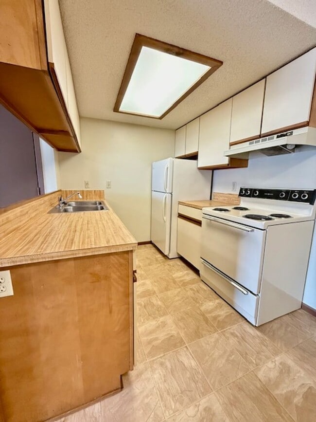 2153-2165 Ferguson Rd in Ontario, OH - Building Photo - Building Photo