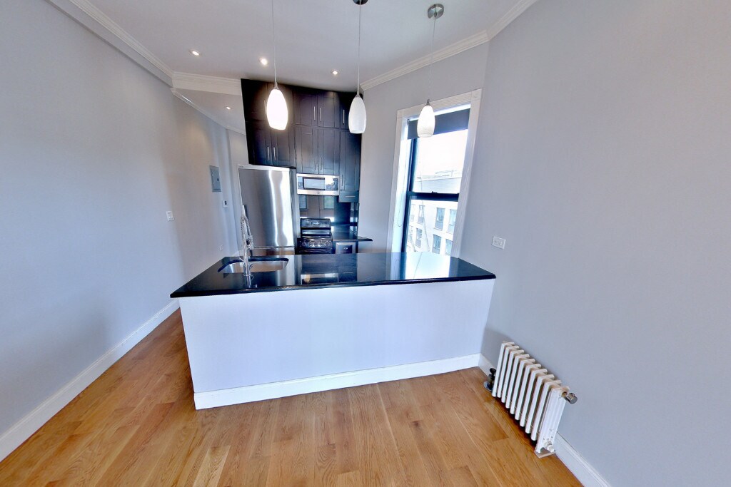 60 Avenue B in New York, NY - Building Photo