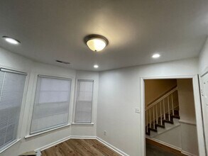 4708 Woods Edge Rd in Virginia Beach, VA - Building Photo - Building Photo