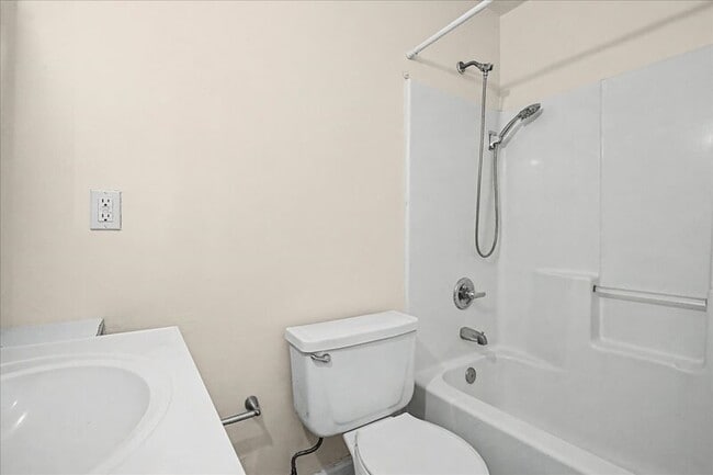 property at 511 S 6th St