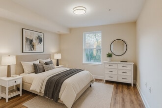 232 Hamilton St NW in Washington, DC - Foto de edificio - Building Photo