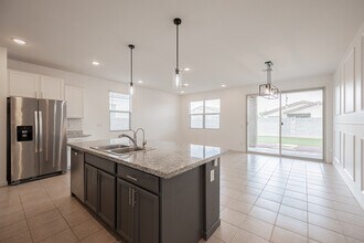 12448 W Gardenia Ct in Glendale, AZ - Building Photo - Building Photo