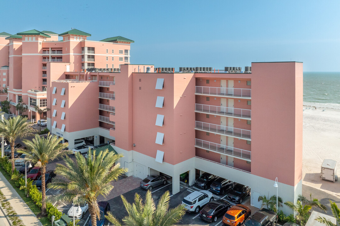 Sanibel View in Ft. Myers, FL - Building Photo