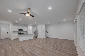 3017 La Rambla Dr in Houston, TX - Building Photo - Building Photo