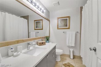 1200 Reserve Way in Naples, FL - Building Photo - Building Photo