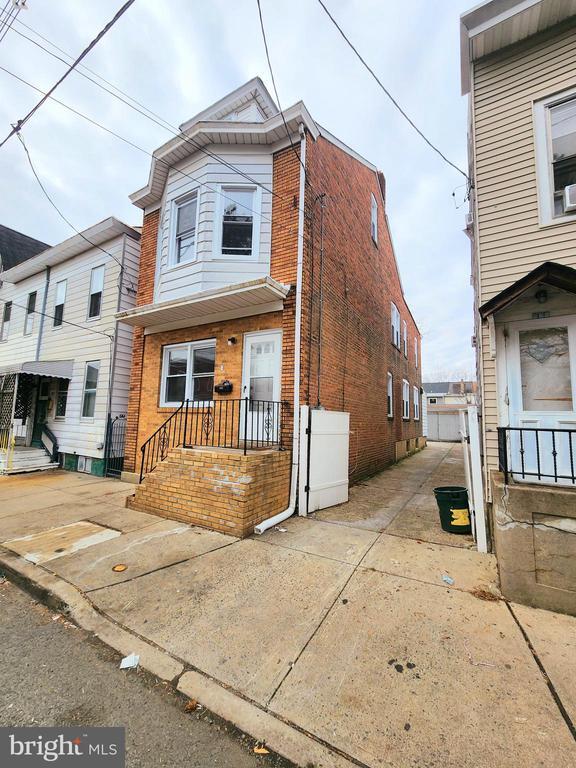 property at 623 Beatty St
