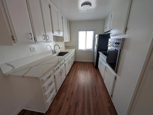 520 Hayworth Ave in Los Angeles, CA - Building Photo - Building Photo
