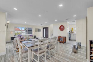 12694 NW 8th Trail in Miami, FL - Building Photo