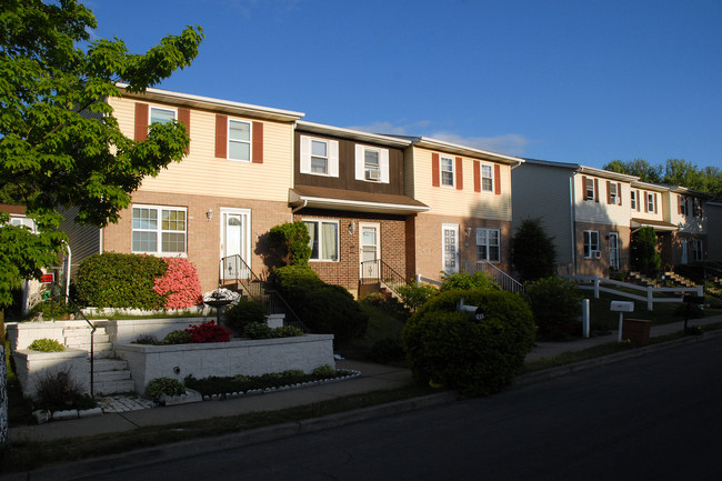 South Mountain Terrace in Allentown, PA - Building Photo - Building Photo