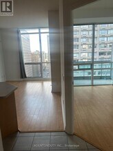 1121 Bay St. in Toronto, ON - Building Photo - Building Photo