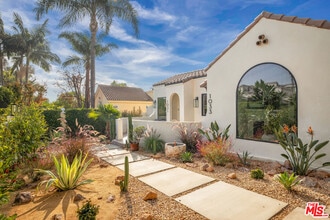 1033 Havenhurst Dr in West Hollywood, CA - Building Photo - Building Photo