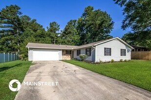 3790 Creekview Cir in College Park, GA - Building Photo