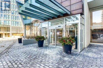 2916 Hwy 7 in Vaughan, ON - Building Photo - Building Photo