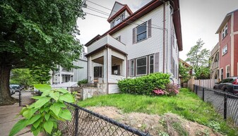 18 Grand View Ave, Unit 1 in Somerville, MA - Building Photo