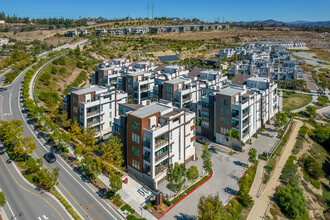 Lucent II in San Diego, CA - Foto de edificio - Building Photo