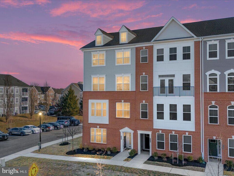 7738 Port Capital Dr in Elkridge, MD - Building Photo