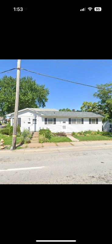 property at 1904 N Lincoln Ave