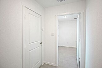 2423 Shady Grv in New Braunfels, TX - Building Photo - Building Photo