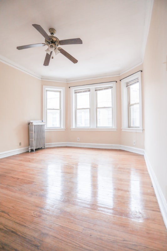 3950 W Roscoe St in Chicago, IL - Building Photo - Building Photo