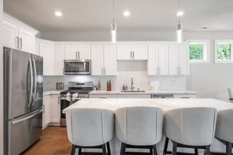 10404 2nd Pl SW, Unit SI ID1405638P in Seattle, WA - Building Photo - Building Photo