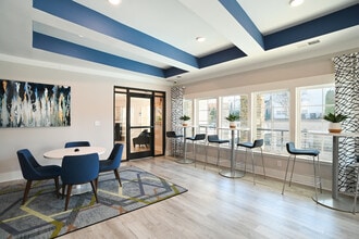 University Village at Charlotte -Student ONLY in Charlotte, NC - Foto de edificio - Building Photo