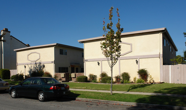 3881-3891 Howard Ave in Los Alamitos, CA - Building Photo - Building Photo