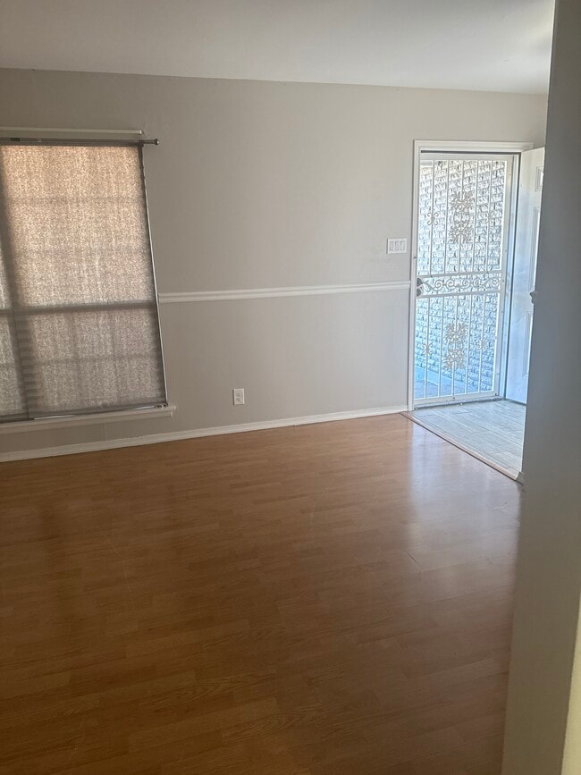 2210 Greencrest Dr in San Antonio, TX - Foto de edificio - Building Photo