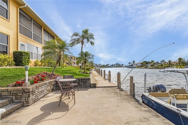 4012 SE 12th Ave in Cape Coral, FL - Building Photo - Building Photo