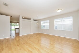 13043 Terrace Springs Dr in Temple Terrace, FL - Building Photo - Building Photo