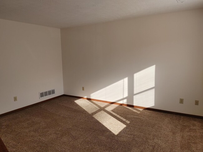 302 Palmer Dr in Parkersburg, WV - Building Photo - Building Photo