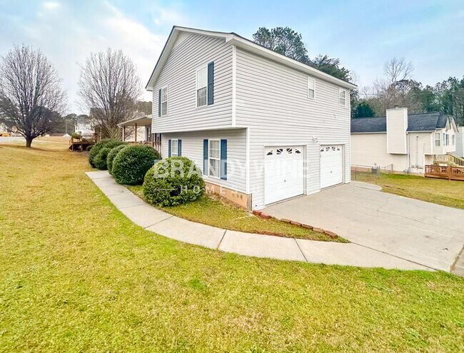 700 Newport Dr in Villa Rica, GA - Foto de edificio - Building Photo