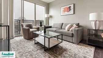 5800 Highlands Plaza Dr in St. Louis, MO - Building Photo