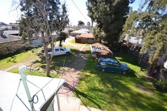 143 N Glenn Ave-Unit -D in Fresno, CA - Building Photo - Building Photo