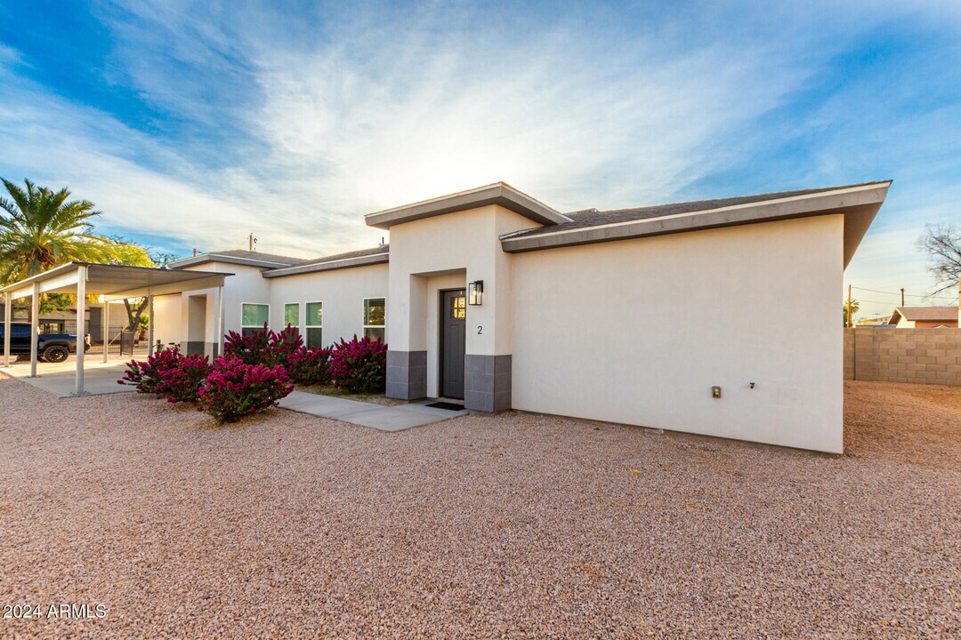 1908 W Lawrence Rd in Phoenix, AZ - Building Photo