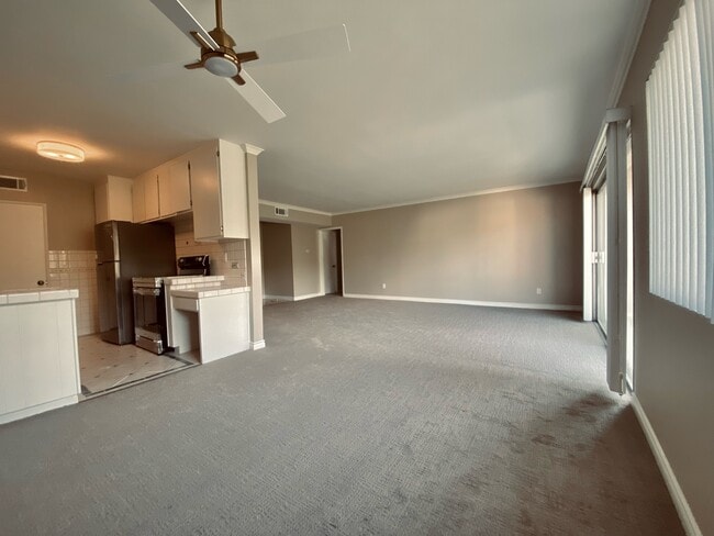 420 S Madison Ave, Unit 310 in Pasadena, CA - Building Photo - Building Photo
