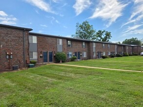Yorktowne Apartments in St. Louis, MO - Building Photo - Building Photo