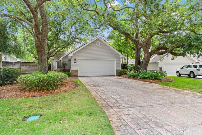 1224 Deerwood Dr in Destin, FL - Building Photo - Building Photo