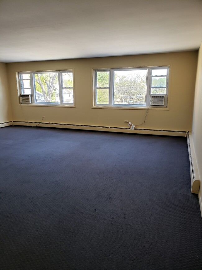 924 Warren Ave, Unit 3